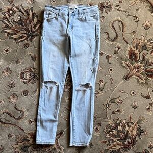 Abercrombie  Light Blue Distressed Women's Jeans size 27